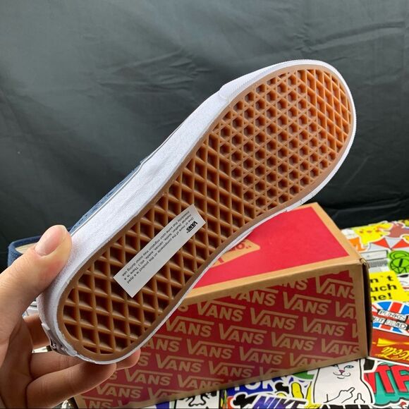 Vans Authentic Deboss Logo Womens Various Sizes - Picture 4 of 11